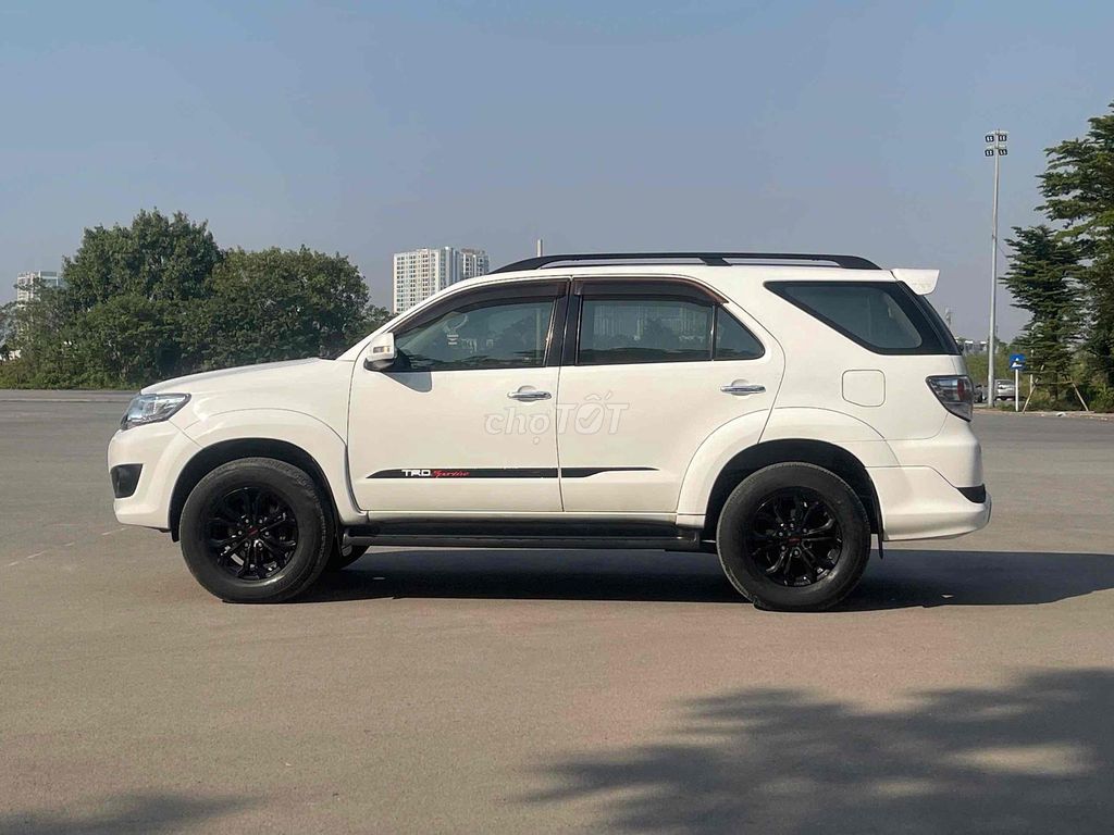 Toyota Fortuner 2014 2.7V Sportivo 4x4 Trắng. Mua bán Ô tô tại Quận Thanh Xuân Hà Nội được đăng bởi Vạn Phát Auto hình 5