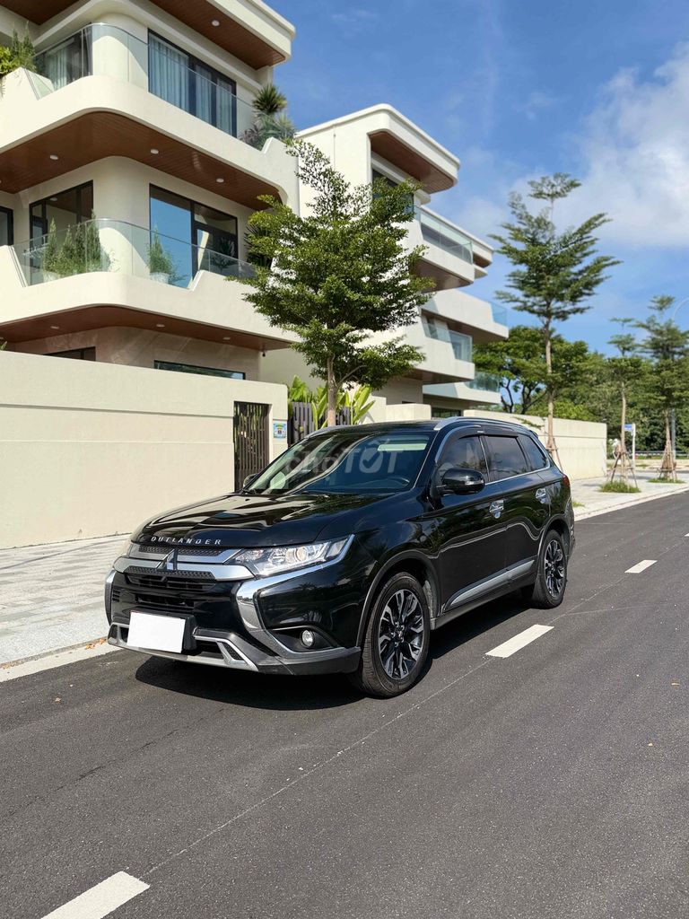Mitsubishi Outlander 2.0 CVT 2021 Черный 62000 км