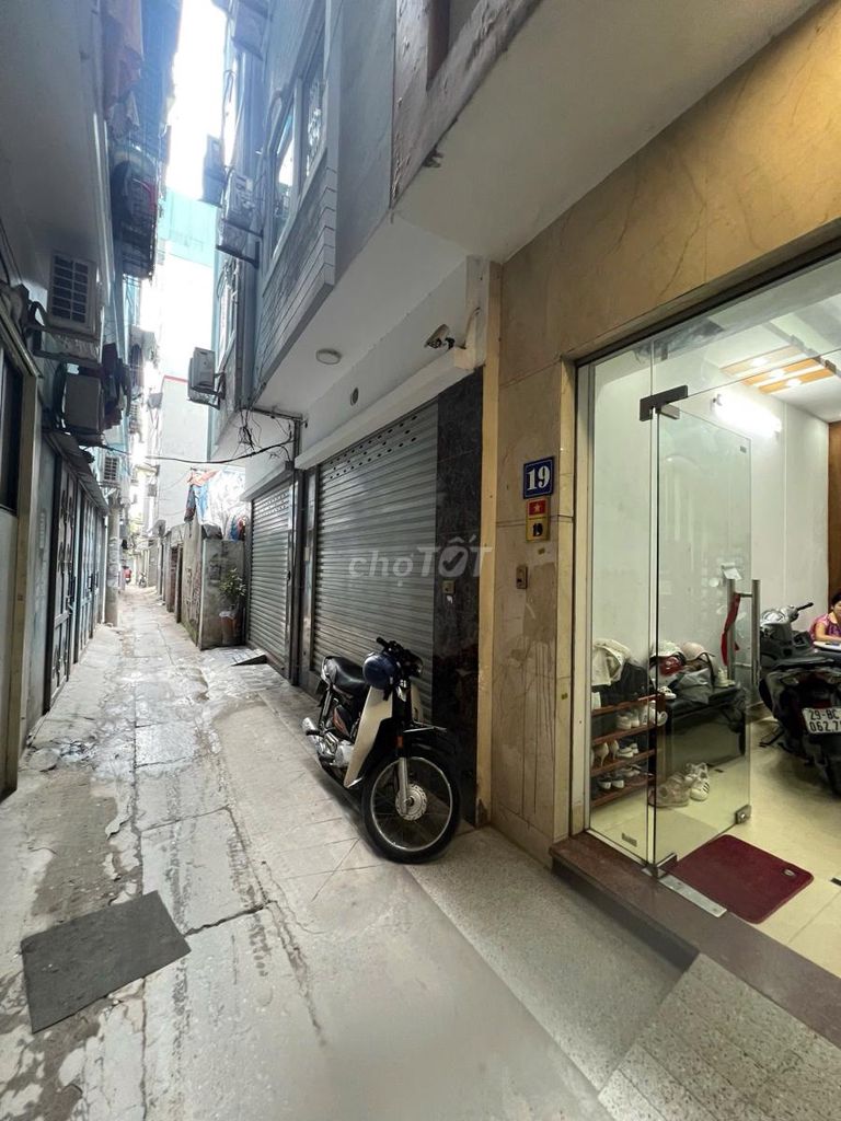 BÁN NHÀ TT CẦU GIẤY 32m 6T vừa ở vừa KD nhỏ, sổ vuông 1 nhà ra ngõ oto Đường Cầu Giấy, Phường Quan Hoa, Quận Cầu Giấy, Hà Nội Quận Cầu Giấy Hà Nội