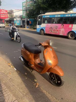 BÁN XE PHUN XĂNG KIỂU DÁNG VESPA CÓ GÓP. Mua bán Xe máy tại Thành phố Buôn Ma Thuột Đắk Lắk được đăng bởi XE MÁY ĐÔNG TÚ