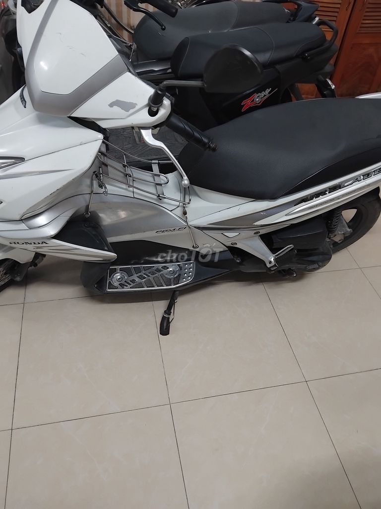 Сначала Airblade 110 FI, учителя ходят в школу рядом с домом