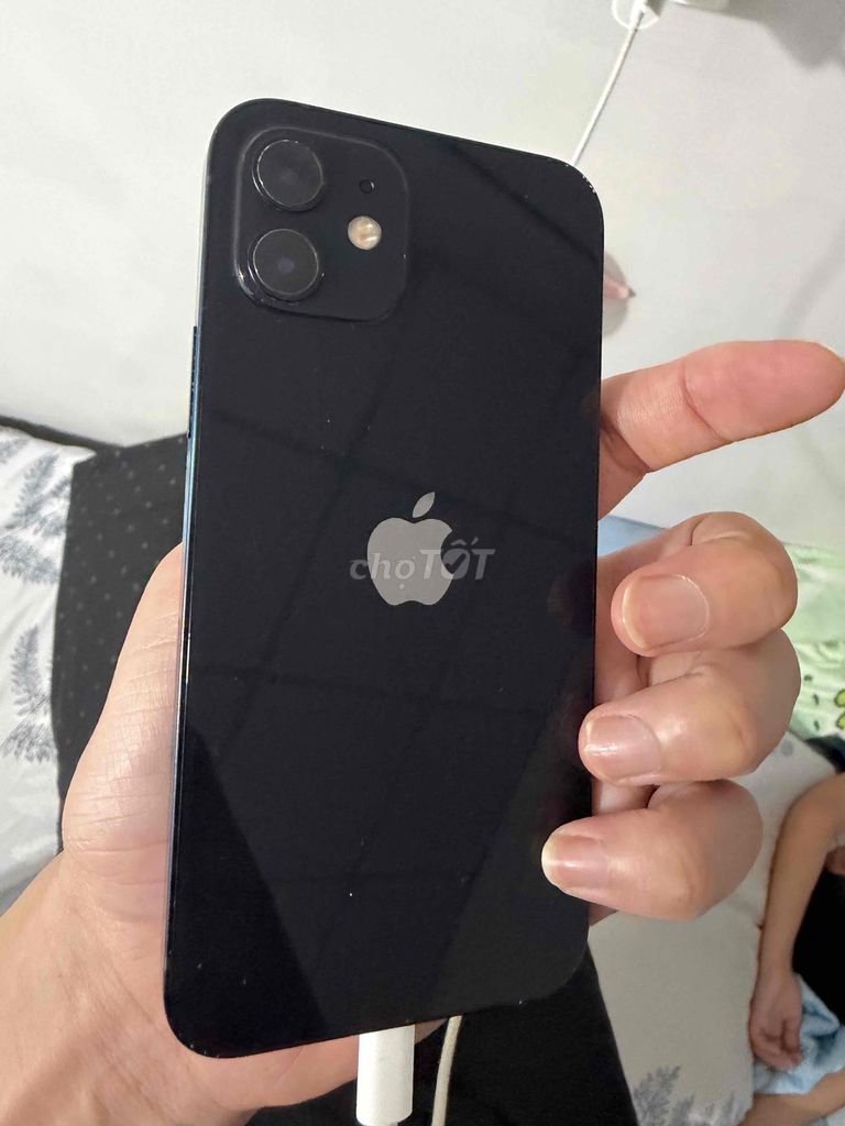 Apple iPhone 12 64GB Đen Đã sử dụng. Mua bán Điện thoại tại Thành phố Thủ Đức Tp Hồ Chí Minh được đăng bởi Nguyễn Nguyễn hình 1