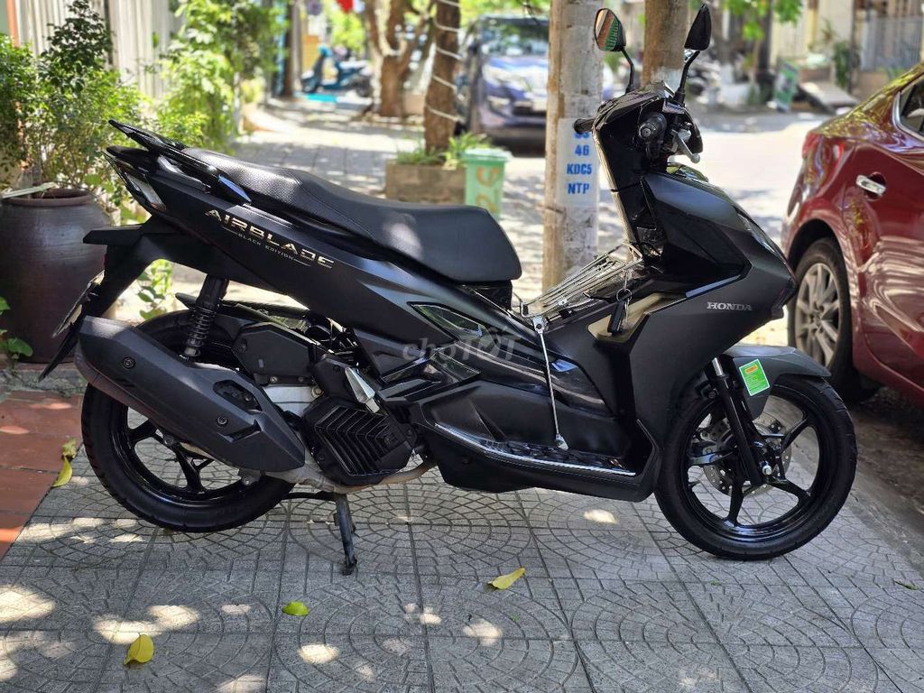 Honda Air Blade 4V 2023 Матовый черный спорт