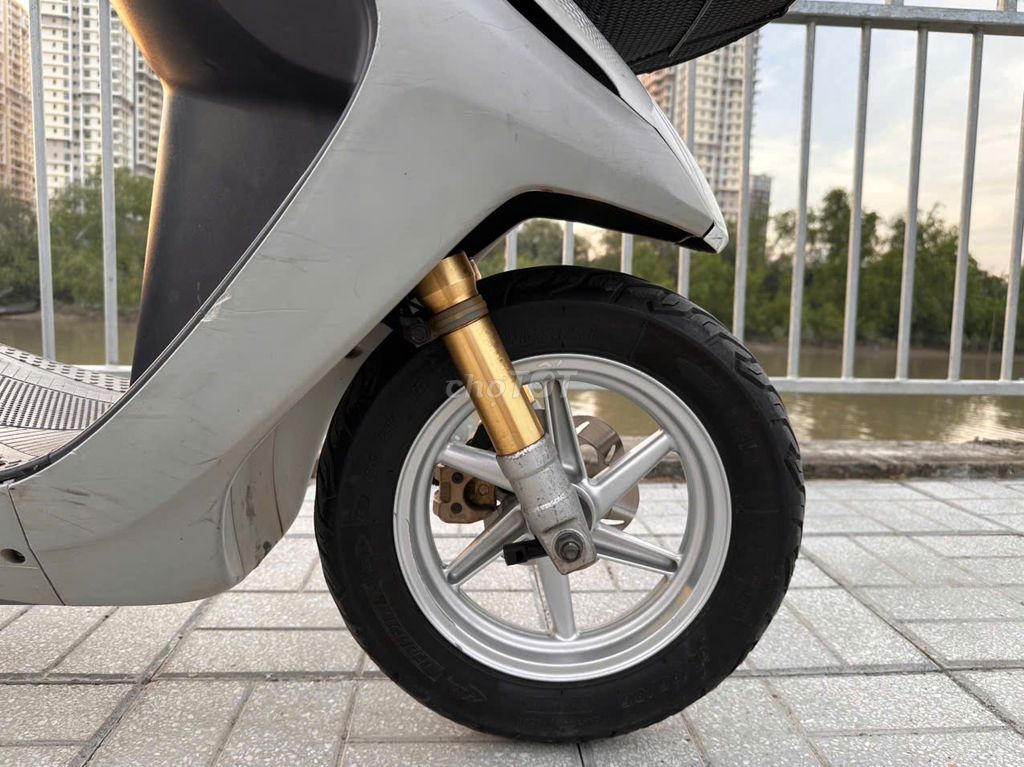 Honda Dio Z4 FI 50cc Trắng. Mua bán Xe máy tại Huyện Nhà Bè Tp Hồ Chí Minh được đăng bởi Văn Ninh hình 3
