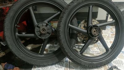 Mâm xe máy Suzuki Đen thắng đĩa