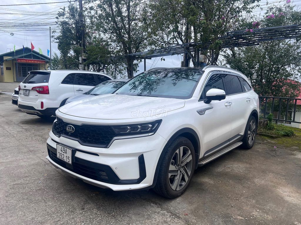Kia Sorento Signature 2021 дизель 100 тыс. км белый