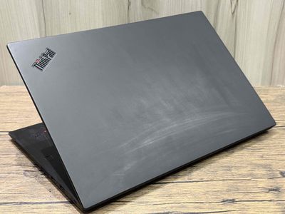 Lenovo ThinkPad P1 Xeon E-2176M/32GB/512/P2000 4GB