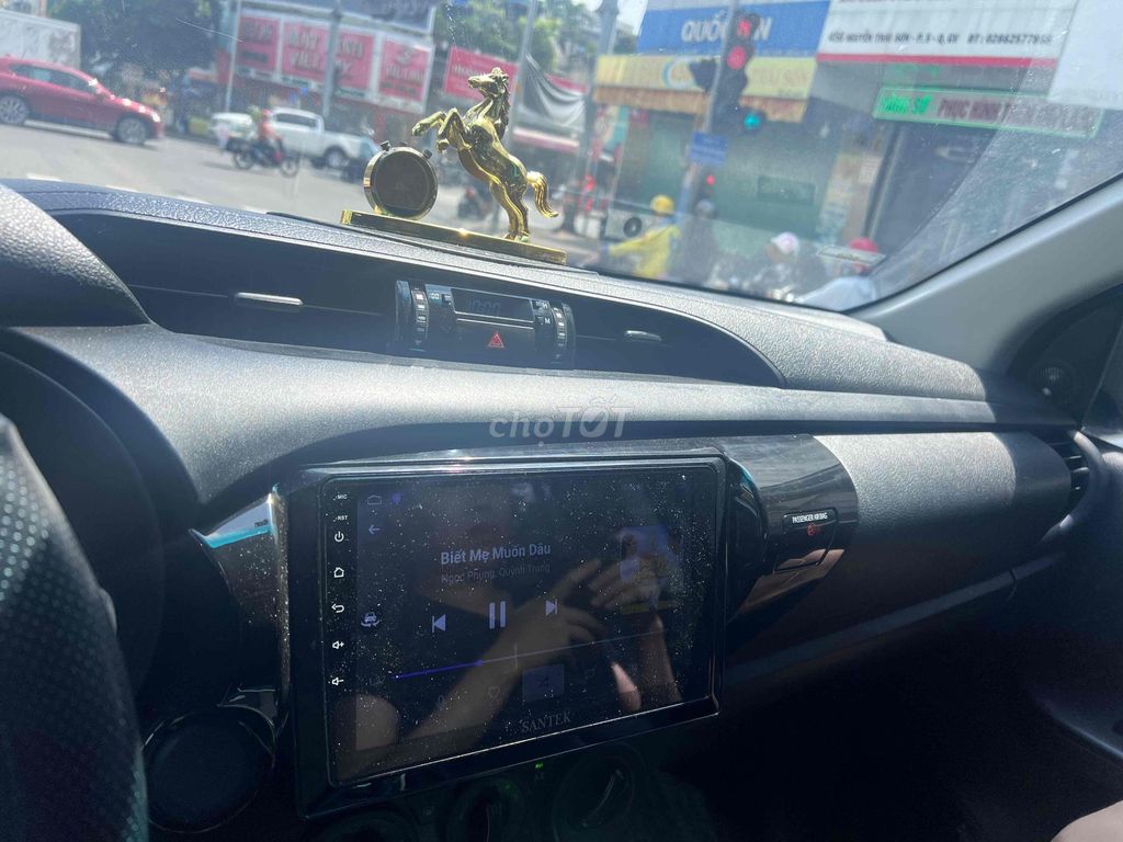 Toyota Hilux 2018 2.4E 4x2 AT - 110000 km ngay chu. Mua bán Ô tô tại Quận Gò Vấp Tp Hồ Chí Minh được đăng bởi huỳnh long hồ hình 6