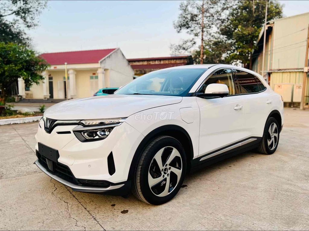 VinFast VF8 S 2024 Trắng. Mua bán Ô tô tại Quận 12 Tp Hồ Chí Minh được đăng bởi VinFast An Sương Quốc Lộ 1A hình 1
