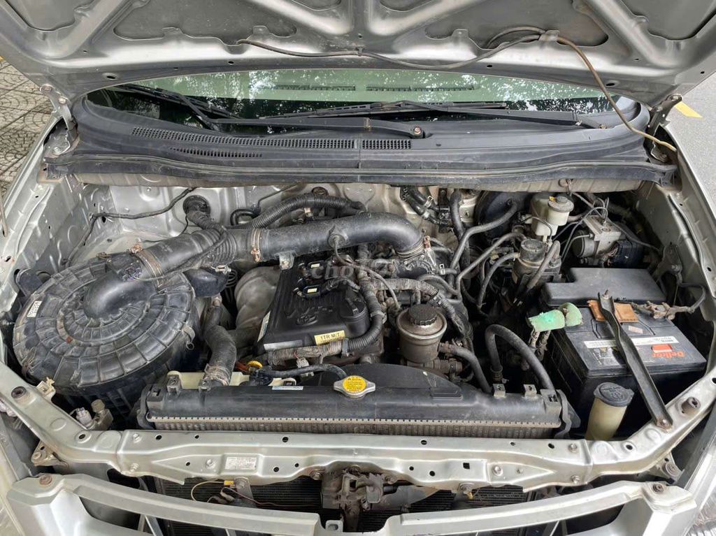 Toyota Innova G 2006 МКПП Серебристый, семейный автомобиль