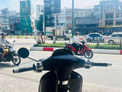 Piaggio Vespa Sprint 125i 3Vei 2014 Đen. Mua bán Xe máy tại Quận Gò Vấp Tp Hồ Chí Minh được đăng bởi Tuấn KD 
