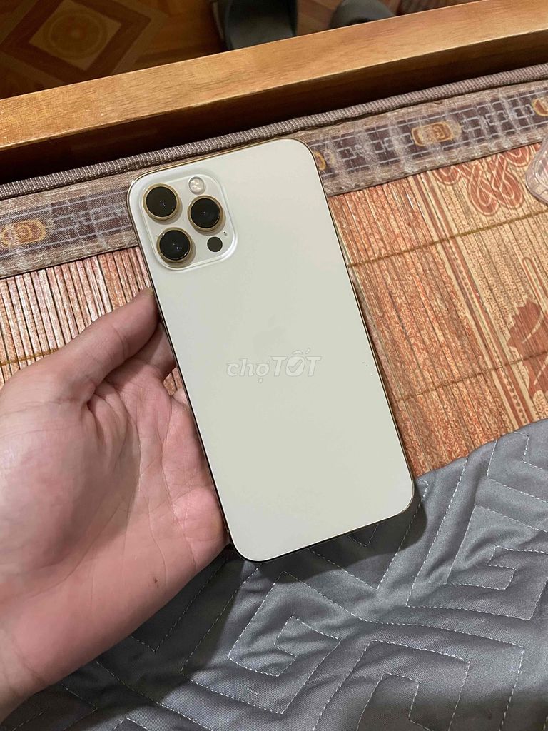 Apple iPhone 12 Pro Max 256GB Vàng. Mua bán Điện thoại tại Huyện Sông Lô Vĩnh Phúc được đăng bởi BCMC2026 hình 1