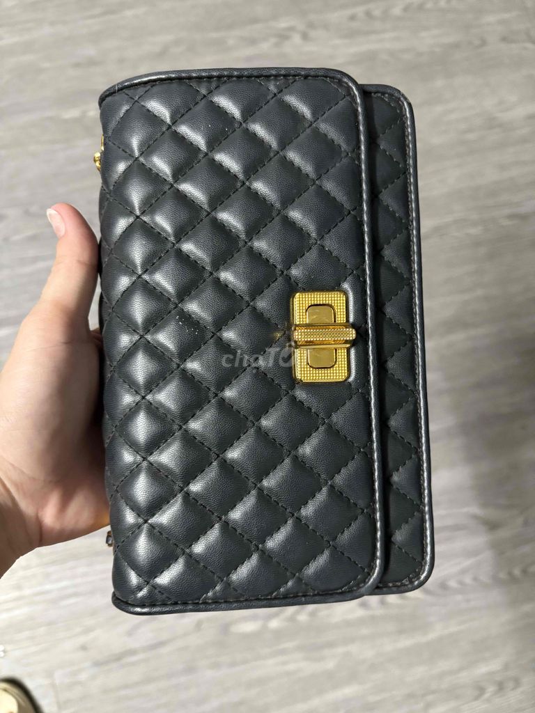 Ví cầm tay Charles & Keith Nữ Đen. Mua bán Túi xách tại Thành phố Thủ Đức Tp Hồ Chí Minh được đăng bởi Thanh lý cá nhân only Auth hình 1
