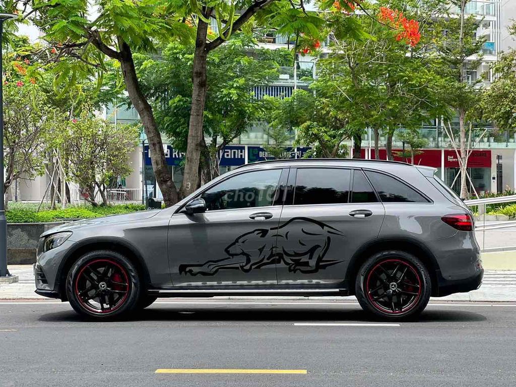 Mercedes-Benz GLC 2019 GLC 300 Xám. Mua bán Ô tô tại Thành phố Thủ Đức Tp Hồ Chí Minh được đăng bởi Hảo Lê Hoàng hình 3