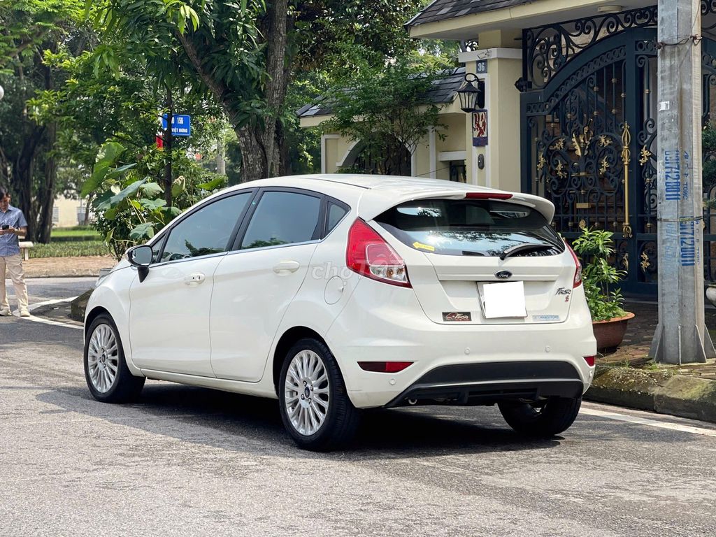 Ford Fiesta Sport 2016. Mua bán Ô tô tại Quận Long Biên Hà Nội được đăng bởi Long Biên Cars hình 8
