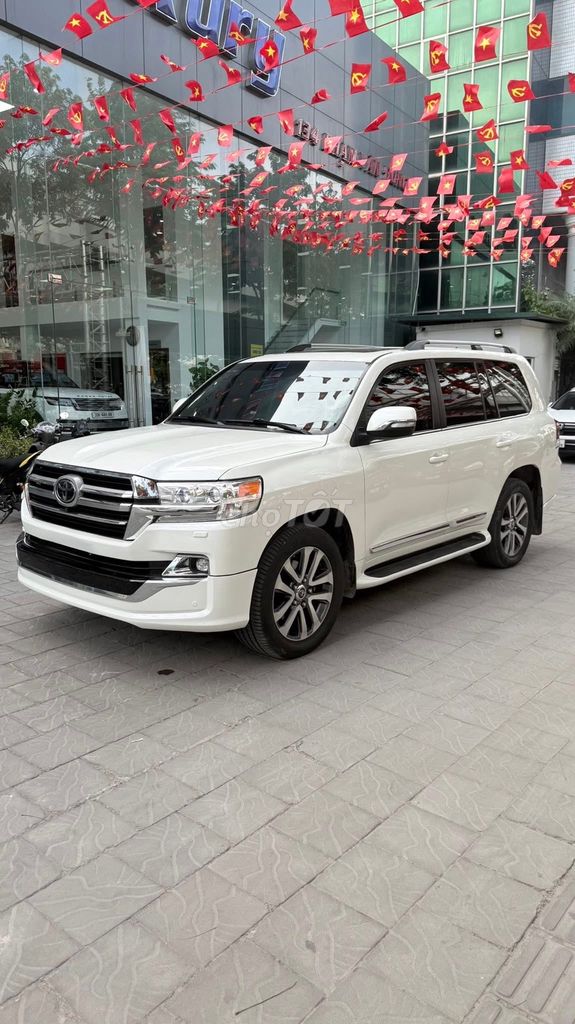 Toyota Land Cruiser 5.7 nhập Mỹ, sản xuất 2016.. Mua bán Ô tô tại Quận Bắc Từ Liêm Hà Nội được đăng bởi Mr Hợi  hình 2