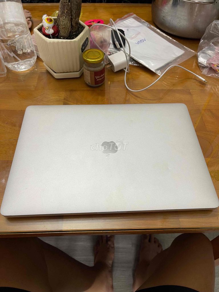 Apple Macbook Pro 2018 i7 15 inch 16GB/256GB Bạc. Mua bán Laptop tại Thành phố Thủ Dầu Một Bình Dương được đăng bởi Nguyễn Hùng hình 1