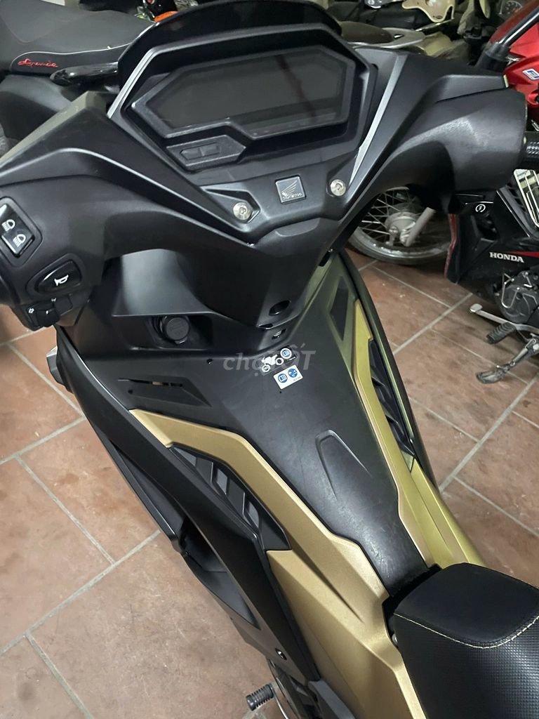 Смарт-ключ Honda Winner X ABS, черное золото, 12 000 км