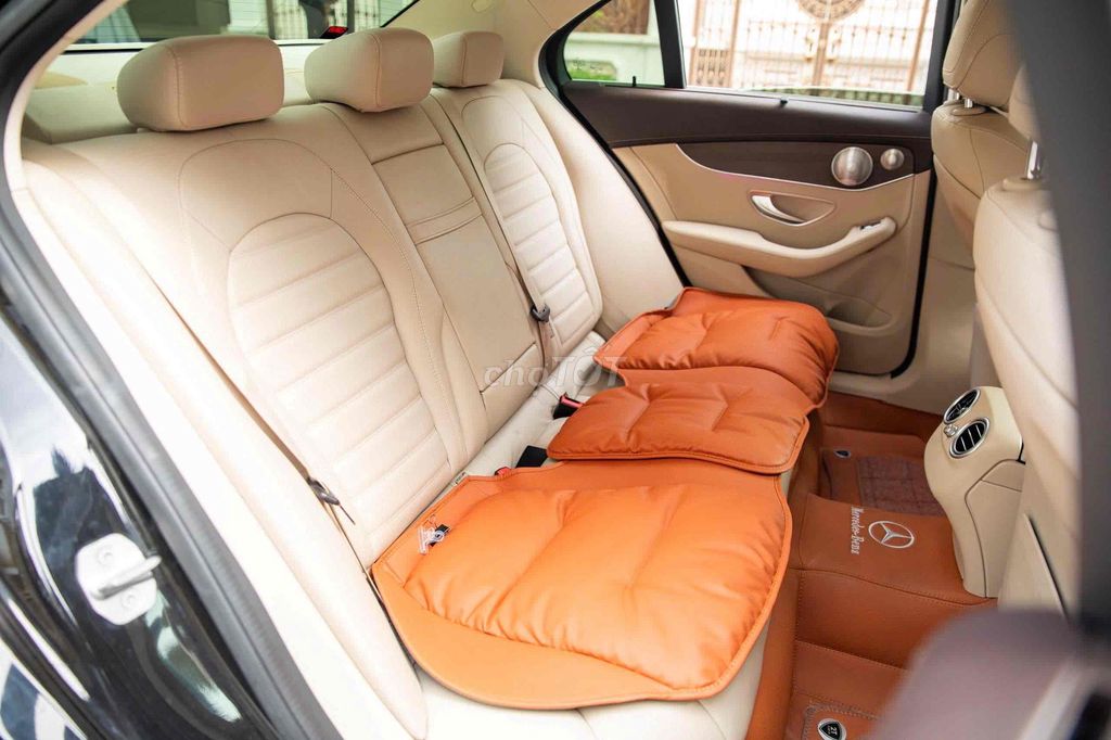 Mercedes C200 Exclusive sx2020 lướt 35k km biển SG. Mua bán Ô tô tại Quận Gò Vấp Tp Hồ Chí Minh được đăng bởi Kính Đặng Ô Tô Lướt hình 19