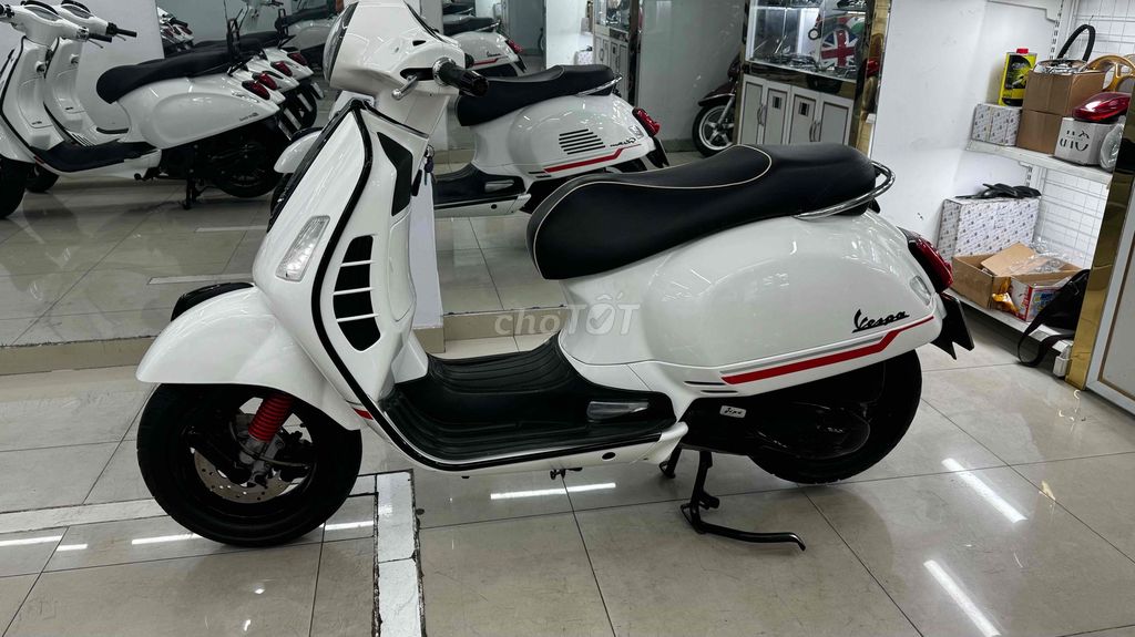 Vespa Gts 125 Iget , Abs , Chính chủ một chủ TP. Mua bán Xe máy tại Quận Phú Nhuận Tp Hồ Chí Minh được đăng bởi VESPA  PIAGGIO BẢO HƯNG Vespa cũ trả góp  hình 4