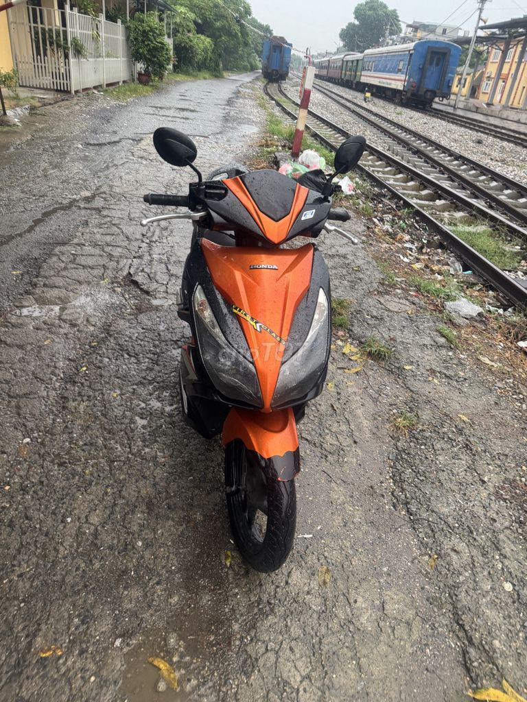 Honda Air Blade 2014 оранжево-черный