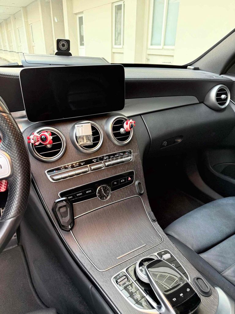 Mercedes Benz C Class 2019 C 300 AMG - 125000 km. Mua bán Ô tô tại Thành phố Thủ Đức Tp Hồ Chí Minh được đăng bởi Huy Hoàng hình 5