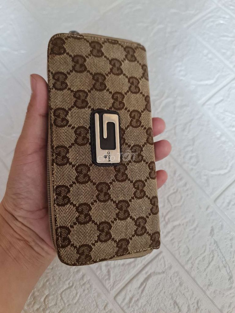 Gucci ví đã qua sử dụng