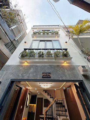 Аренда · 5 комн. · 10000 м² · Quận Phú Nhuận, ул. Đường Trần Huy Liệu