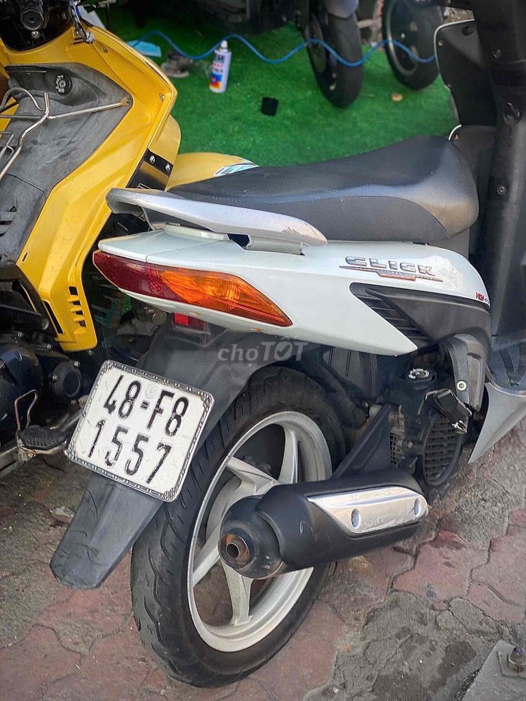 Honda Click Trắng Tự động Đã qua sử dụng. Mua bán Xe máy tại Thành phố Thuận An Bình Dương được đăng bởi Cửa  Hàng xe máy An Lộc  hình 3
