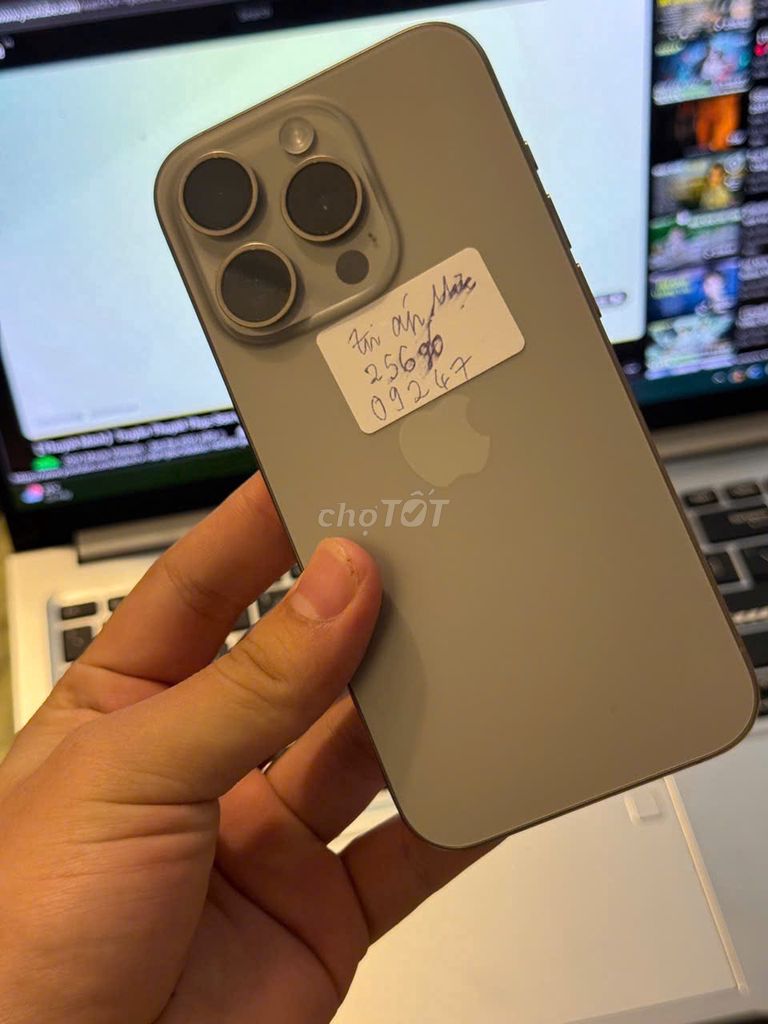 💦IPhone 15 Pro Quốc Tế 256gb zin full màn mực tí. Mua bán Điện thoại tại Quận Thanh Xuân Hà Nội được đăng bởi Thành Vũ Mobile hình 1