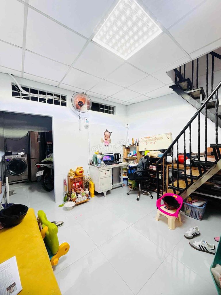 🌺3 TẦNG - 28M2- AN NINH - CHỈ HƠN 3 TỶ💎 -Kết cấu : 1 trệt 2 lầu. 3phòn