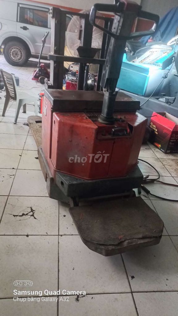 Xe nâng điện 24v