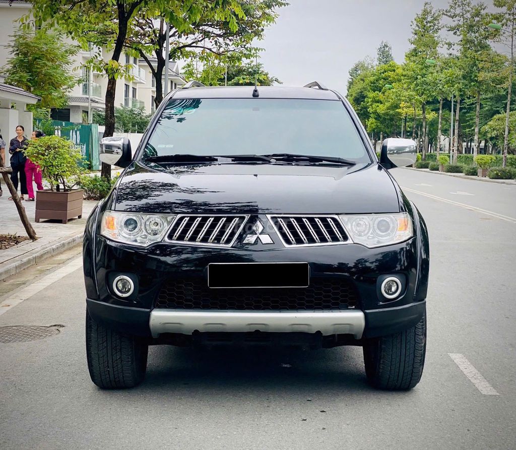 Mitsubishi Pajero Sport 7 chỗ tự động máy dầu RẺ. Mua bán Ô tô tại Quận Thanh Xuân Hà Nội được đăng bởi Vạn Phát  Auto hình 2