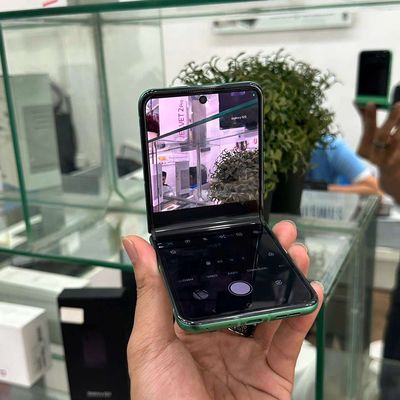 Motorola Razr 60 5G Xanh lá Điện thoại gập