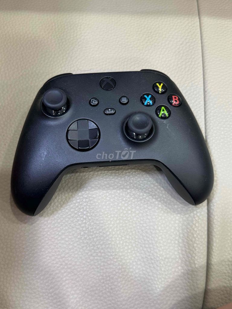 Tay cầm chơi game Xbox Wireless Controller Đen. Mua bán Thiết bị chơi game tại Thành phố Long Khánh Đồng Nai được đăng bởi Trang  hình 1
