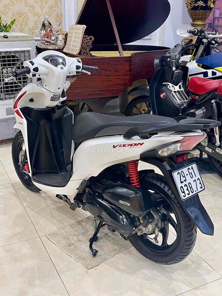 XE MÁY 68 - Honda Vision Đặc Biệt 2020 Trắng Sport. Mua bán Xe máy tại Quận Hai Bà Trưng Hà Nội được đăng bởi Đức Anh hình 5