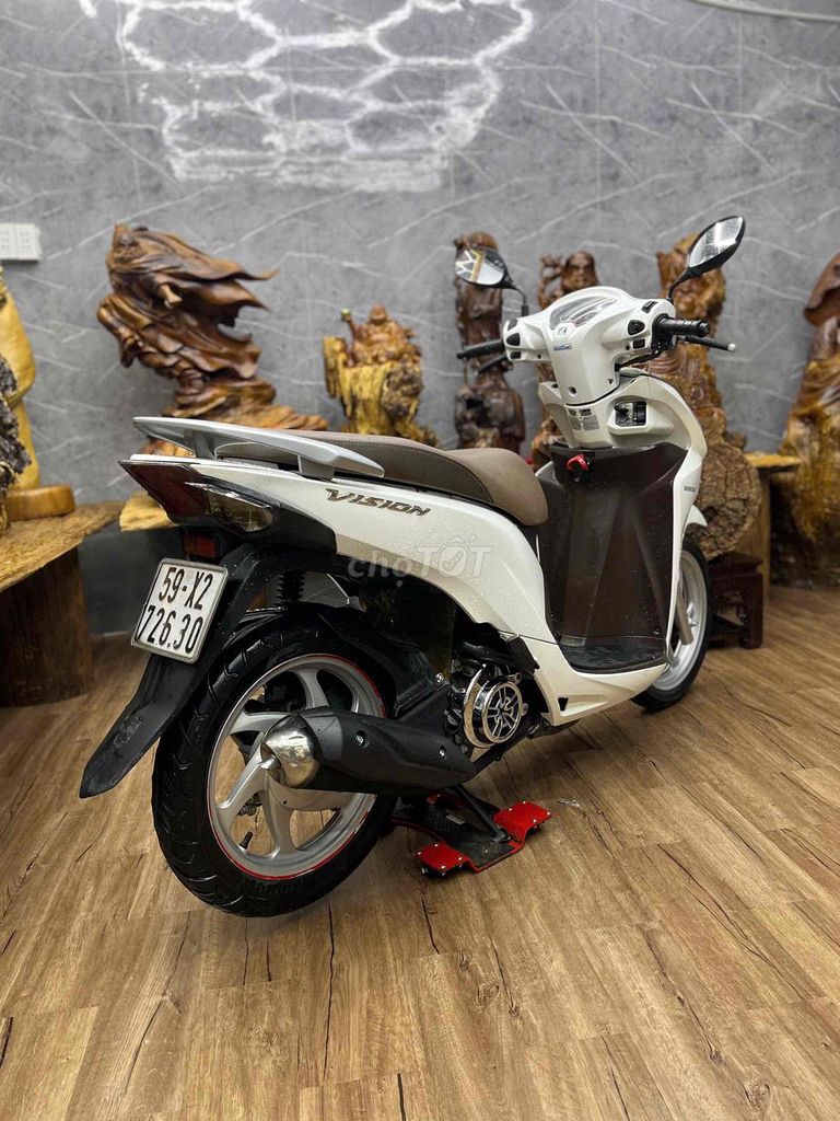 Vision chính chủ đẹp, máy zin êm bao vọt biển SG. Mua bán Xe máy tại Quận 8 Tp Hồ Chí Minh được đăng bởi Quân  hình 3