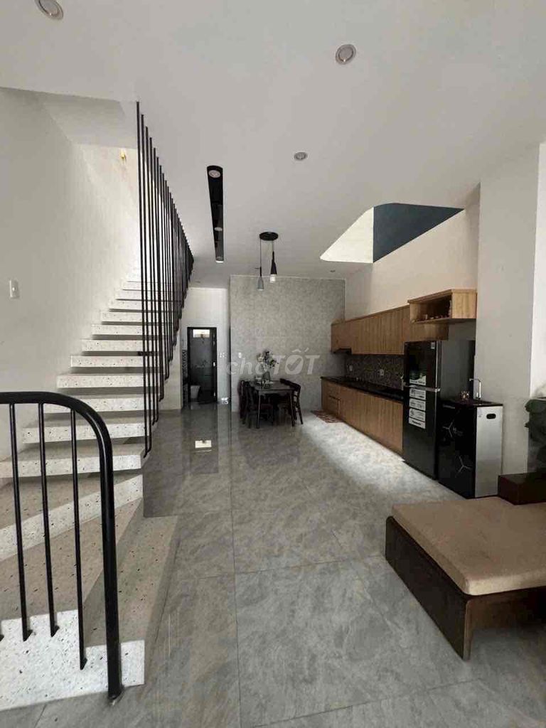 Аренда · 3 комн. · 100 м² · Quận Cẩm Lệ, ул. Đường Diên Hồng