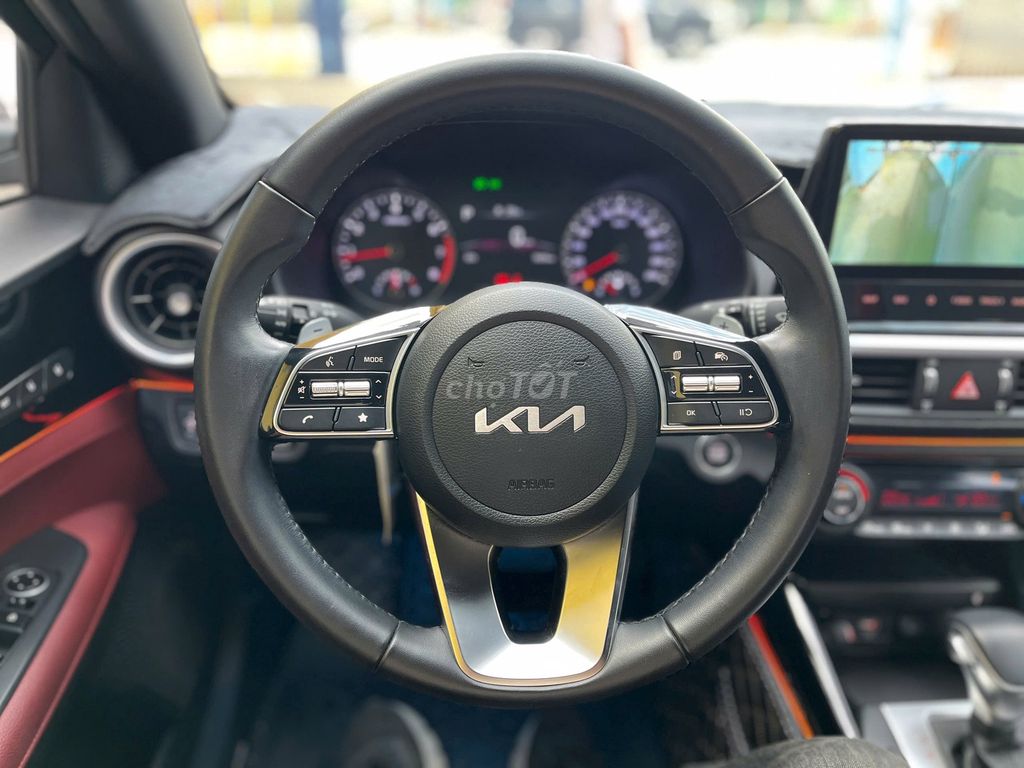KIA K3 2.0 PREMIUM 2024 GIA ĐÌNH LƯỚT ĐẸP VAY 75%. Mua bán Ô tô tại Quận 5 Tp Hồ Chí Minh được đăng bởi Hiếu hình 10