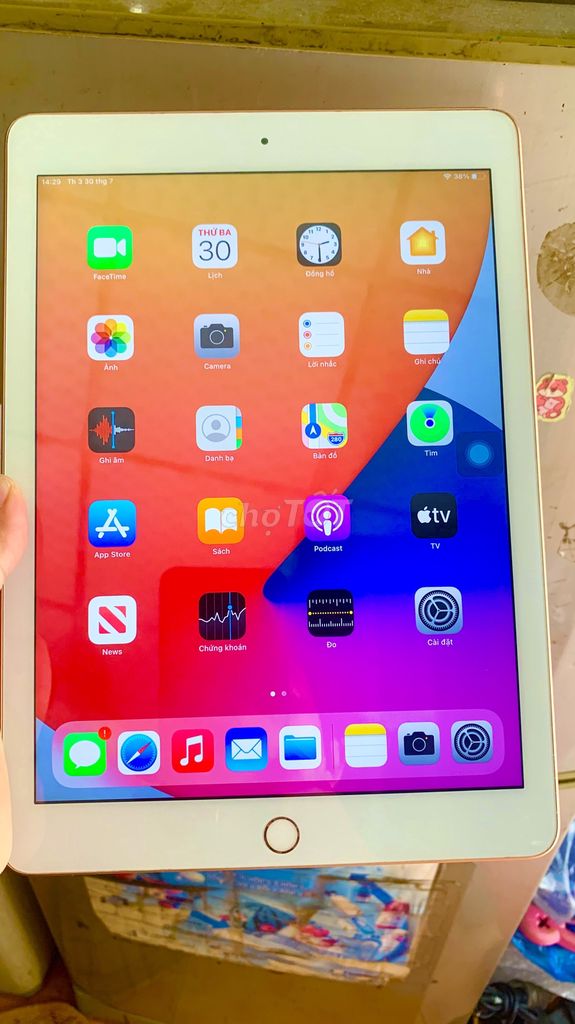 BÁN IPAD GEN 6 32GB WIFI MAU GOLD