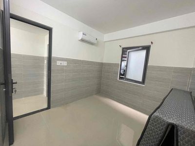 Nguyên Căn 3PN2WC 200m2 sân để xe hơi P13 BT