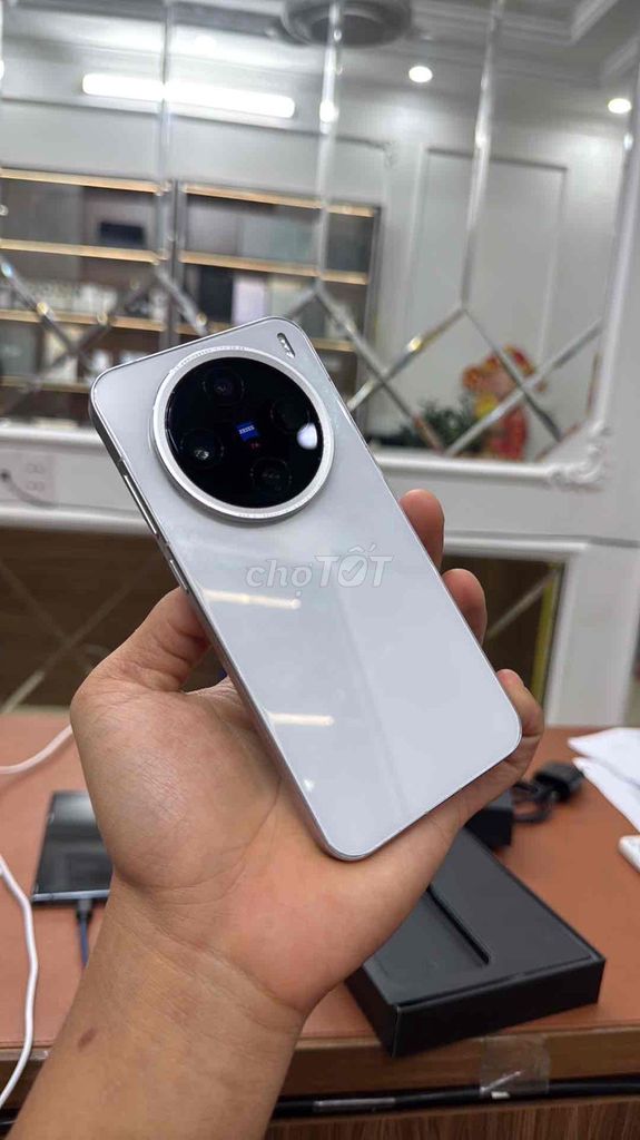 Vivo X200 Pro Mini 256GB Trắng fullbox giao lưu. Mua bán Điện thoại tại Quận Hoàng Mai Hà Nội được đăng bởi trần khương androi hình 1