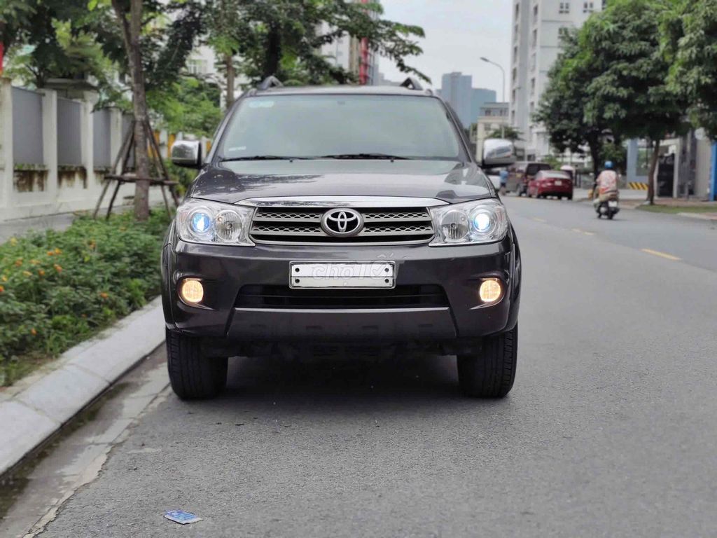 Toyota Fortuner 2.5G số sàn máy dầu 2010 siêu đẹp. Mua bán Ô tô tại Quận Cầu Giấy Hà Nội được đăng bởi Cao Quý hình 1