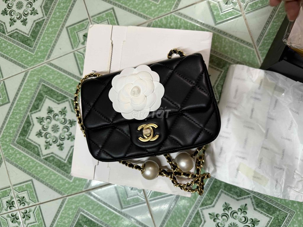 Bán túi chanel mới màu đen, size 17cm, đeo chéo