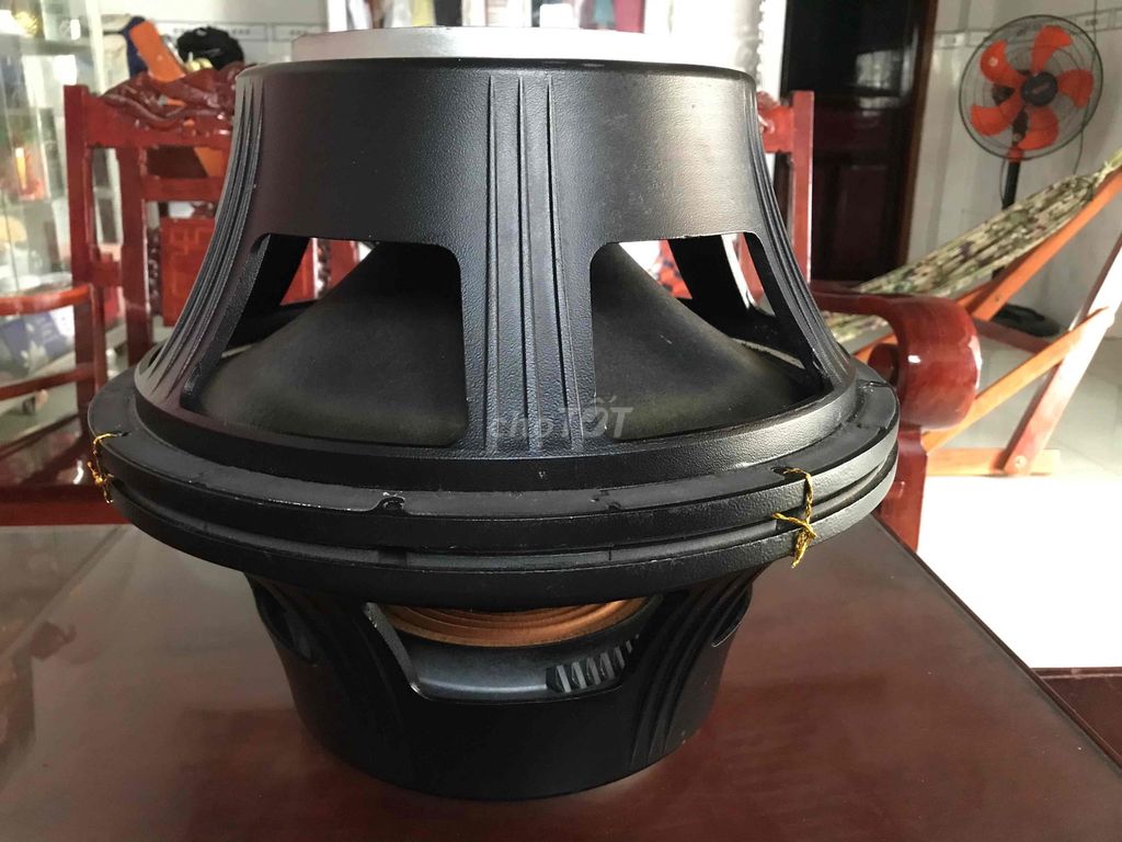 Loa bass True Voice B515 15 inch Đen. Mua bán Tivi, Âm thanh tại Huyện Đất Đỏ Bà Rịa - Vũng Tàu được đăng bởi Thiện Lành hình 1