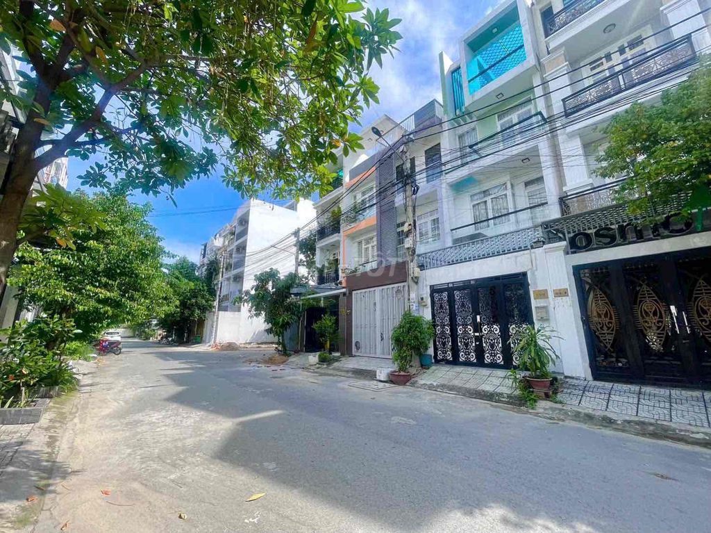 BÁN NHÀ 3 LẦU NGAY CHỢ BÌNH TRIỆU ĐƯỜNG 12 Mét