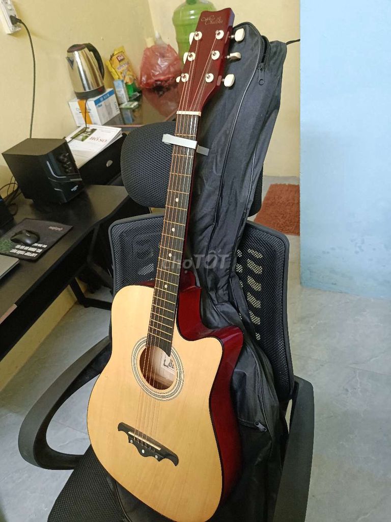 Đàn guitar. Mua bán Nhạc cụ tại Quận Liên Chiểu Đà Nẵng được đăng bởi Phát hình 1