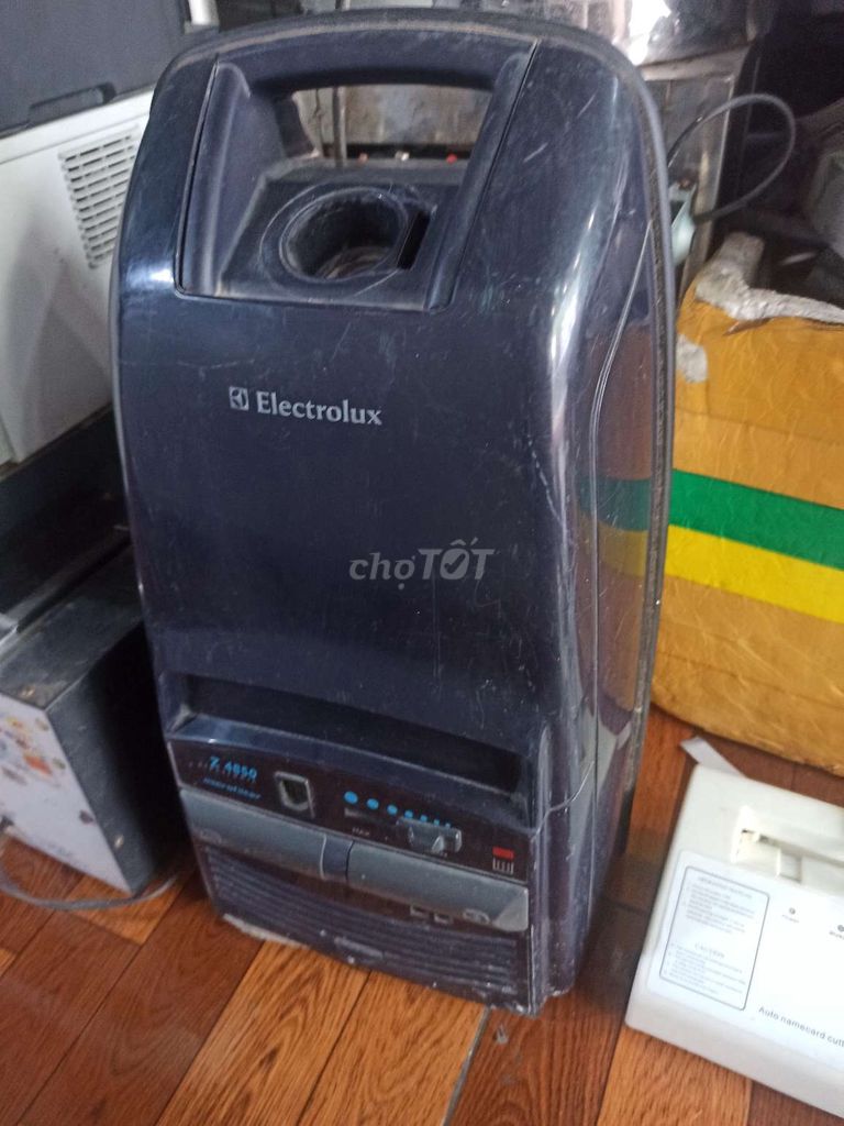 Xác máy hút bụi Electrolux cho ae thợ kt chuyên