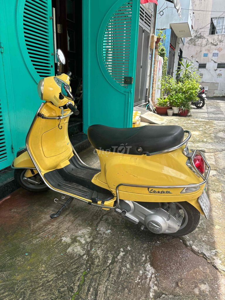 xe vespa 150cc (xe ý) biển số tphcm. Mua bán Xe máy tại Quận Tân Phú Tp Hồ Chí Minh được đăng bởi HB Home hình 1