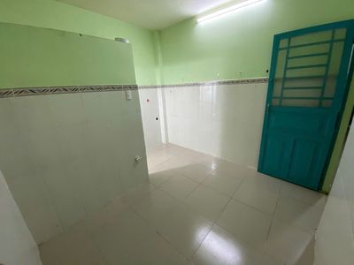 Phòng trống thoáng mát cầu chữ Y, q8, 12m2, 2.8tr